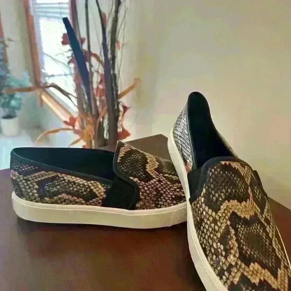 Vince Blair Slip-on Sneakers-size 7 - Picture 1 of 6